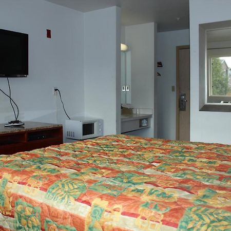 Travel Inn Motel Де-Мойн Экстерьер фото