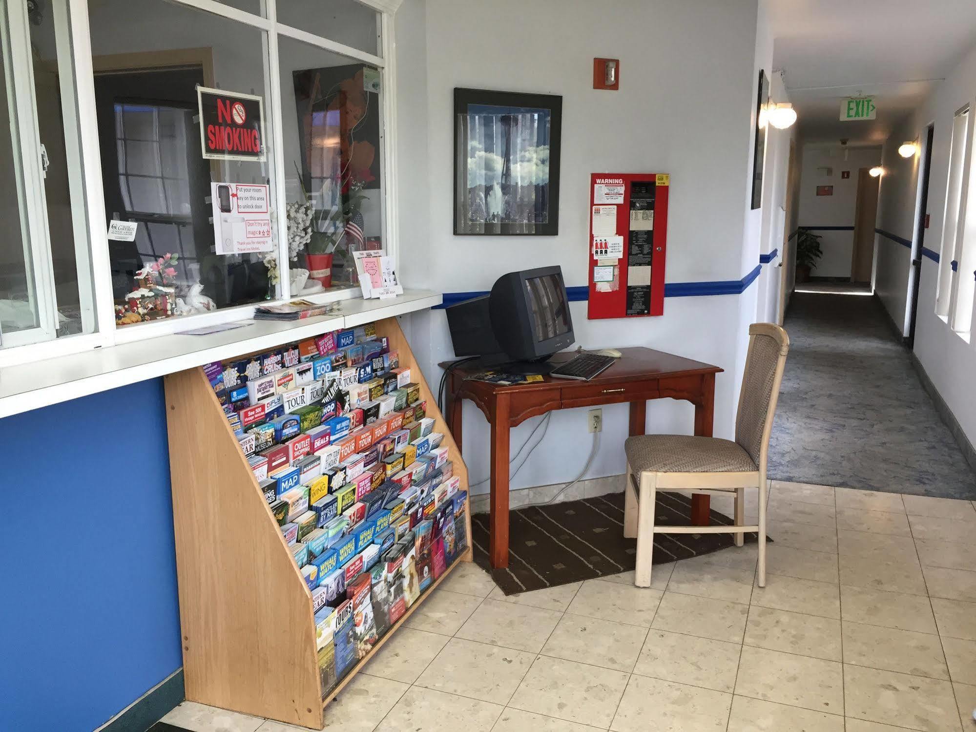 Travel Inn Motel Де-Мойн Экстерьер фото
