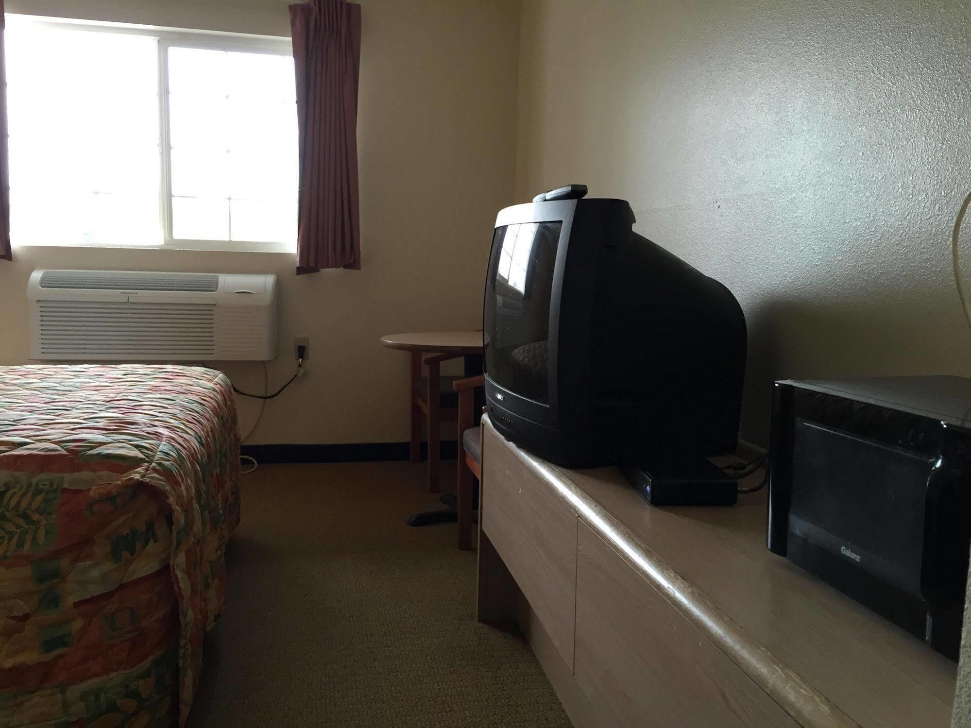 Travel Inn Motel Де-Мойн Экстерьер фото