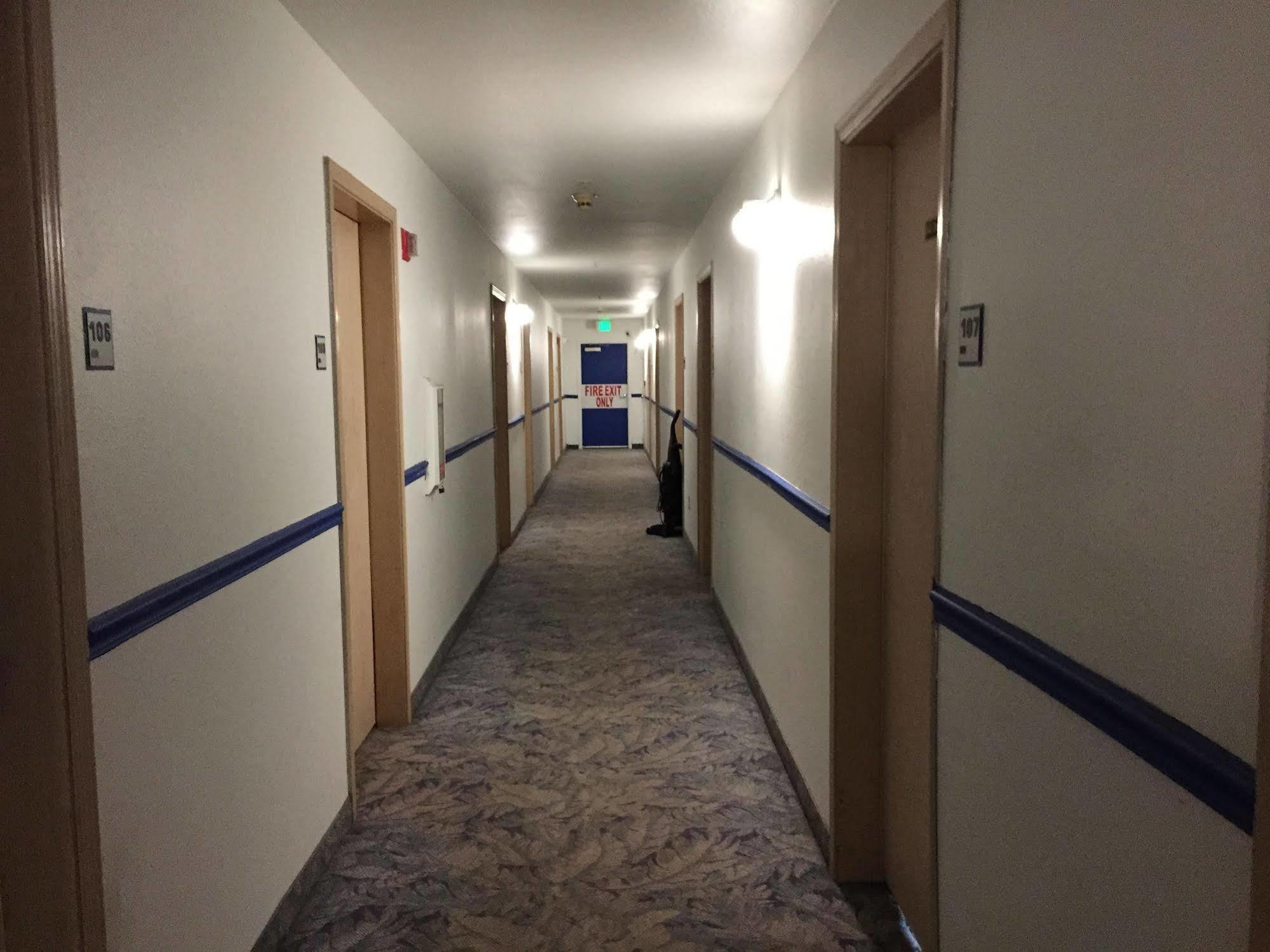 Travel Inn Motel Де-Мойн Экстерьер фото
