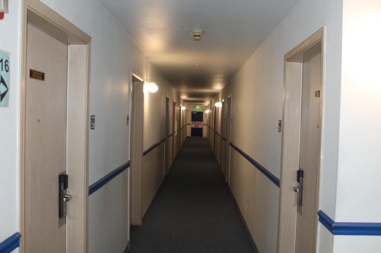 Travel Inn Motel Де-Мойн Экстерьер фото