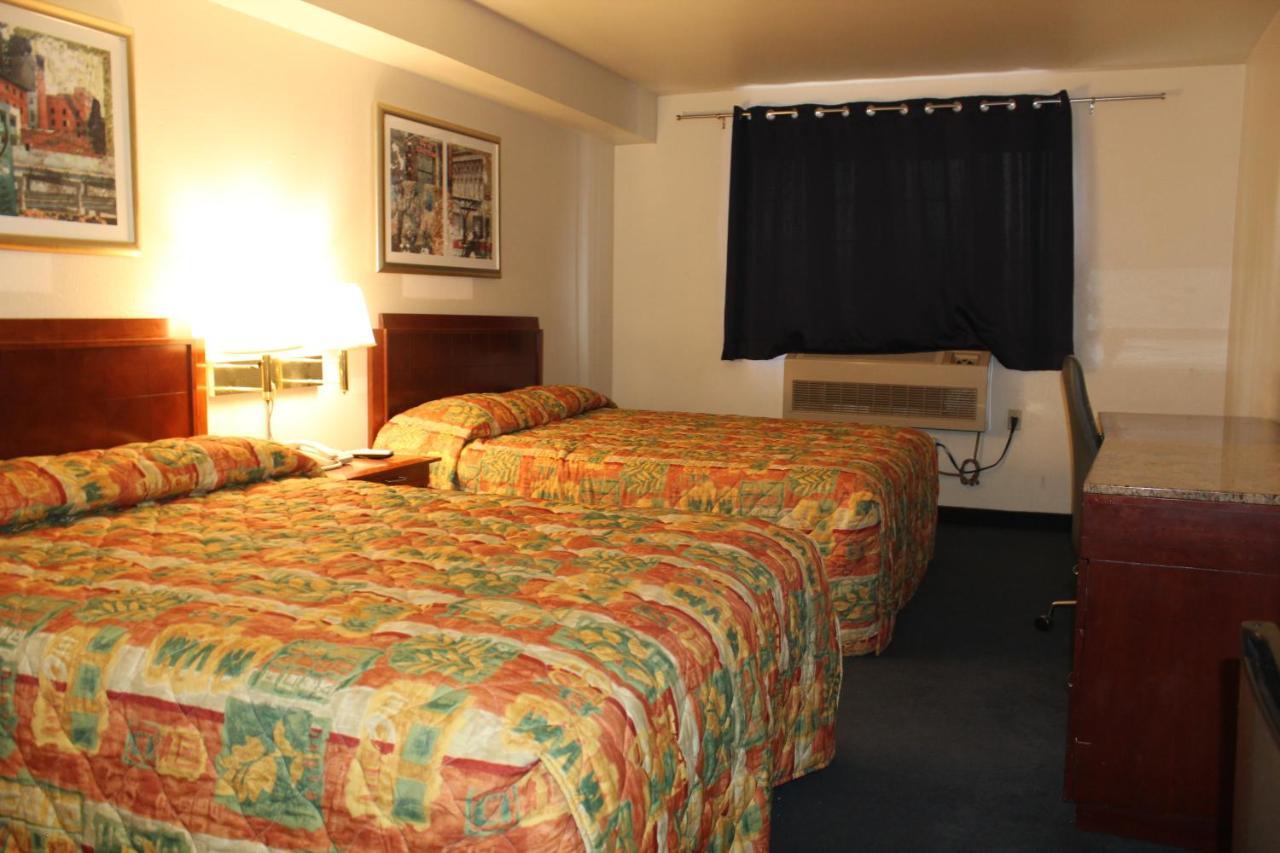 Travel Inn Motel Де-Мойн Экстерьер фото